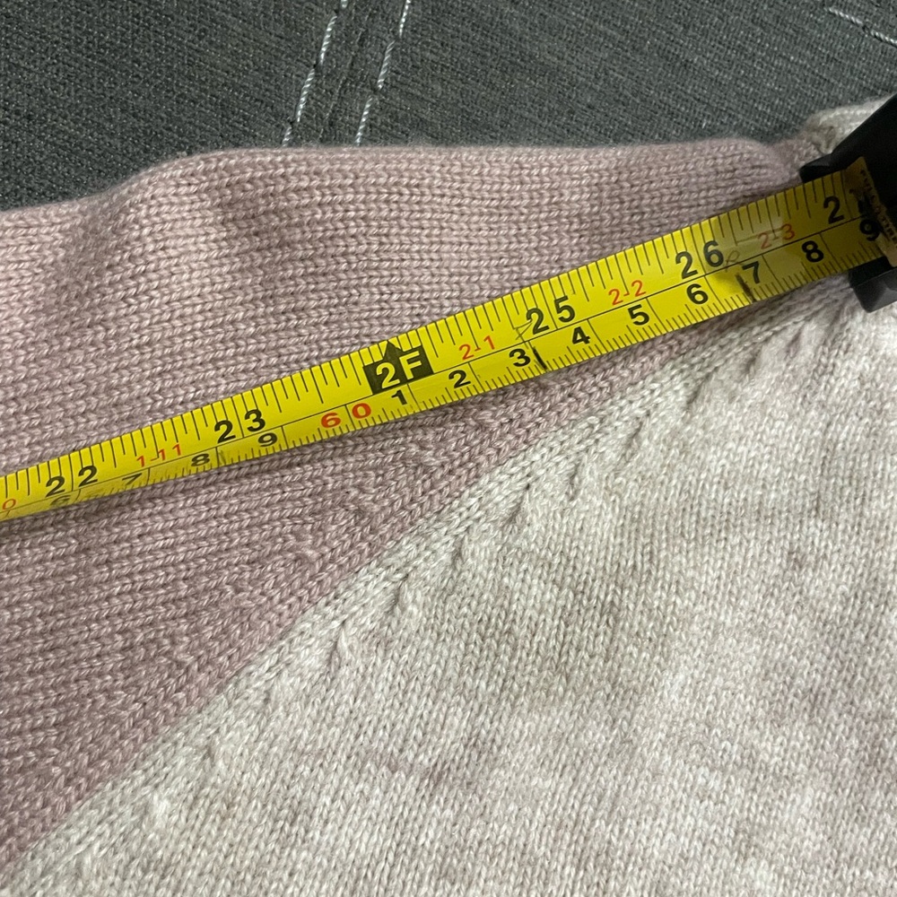 Celine Cream Sweater for Effortless Style - Picture 6 of 6